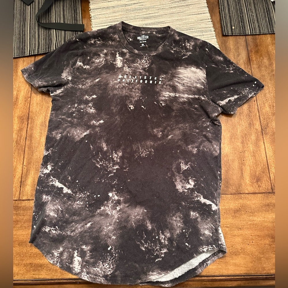 Pack of four men’s t shirts.